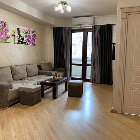 Comfortable Apartment In Center Γιερεβάν Εξωτερικό φωτογραφία