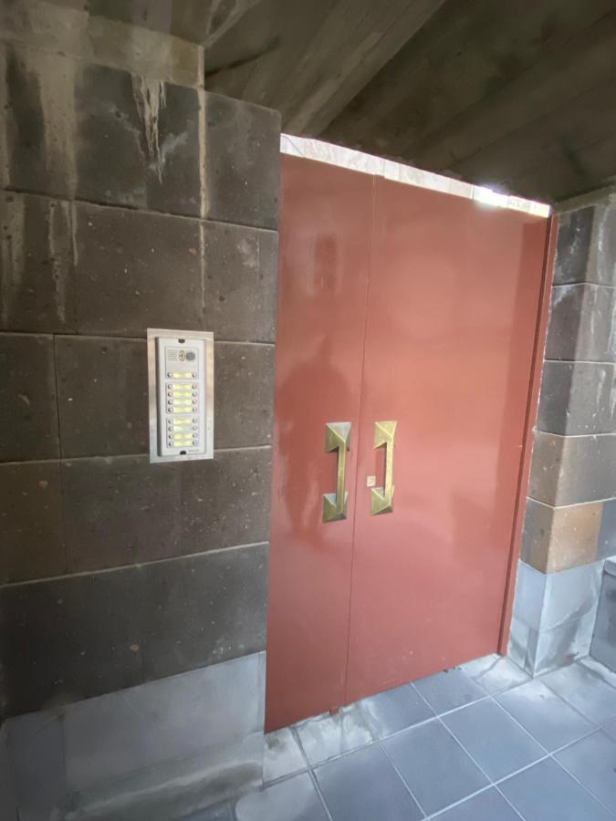 Comfortable Apartment In Center Γιερεβάν Εξωτερικό φωτογραφία
