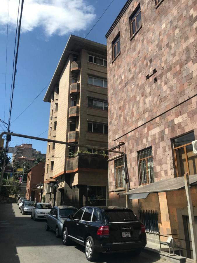 Comfortable Apartment In Center Γιερεβάν Εξωτερικό φωτογραφία